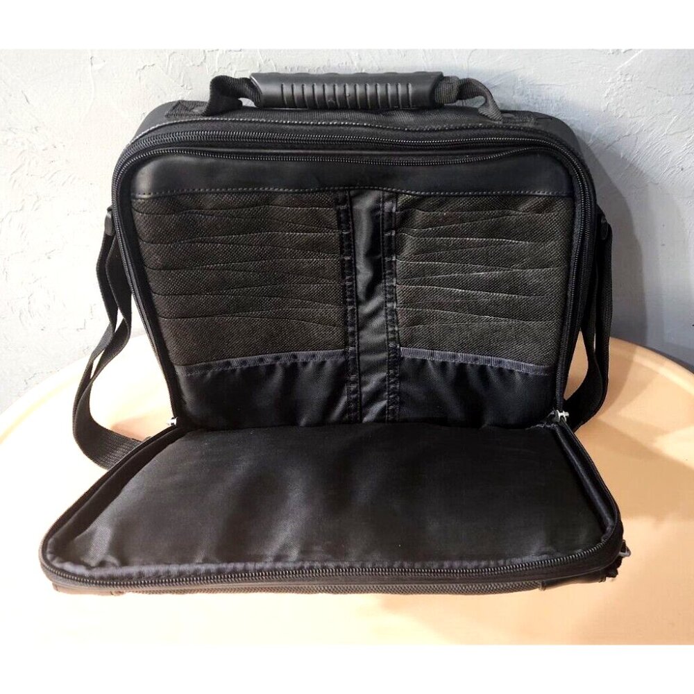 Init Portable DVD Player Black Bag with CD Pockets& Storage 11'' in - Picture 8 of 13